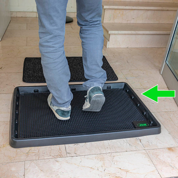 ALFOMBRA CON DEPÓSITO PARA LÍQUIDO DESINFECTANTE