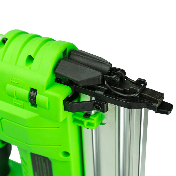 PROMO CLAVADORA A BATERÍA + BATERIA 4AH + BATERIA 6AH + CARGADOR 20V + BOLSA DE TRANSPORTE