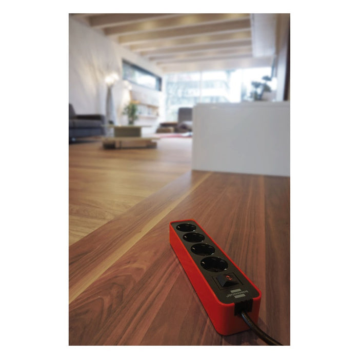 Brennenstuhl Base múltiple Ecolor roja/ negra con diseño compacto (4 tomas)
