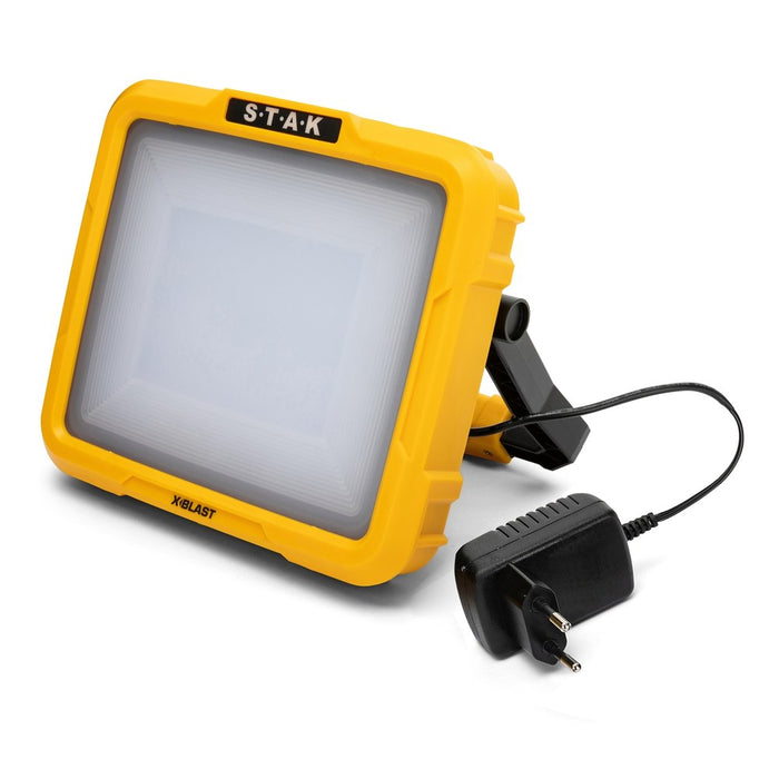 STAK Foco LED recargable 2400 lm X-BLAST RECARGABLE 30W